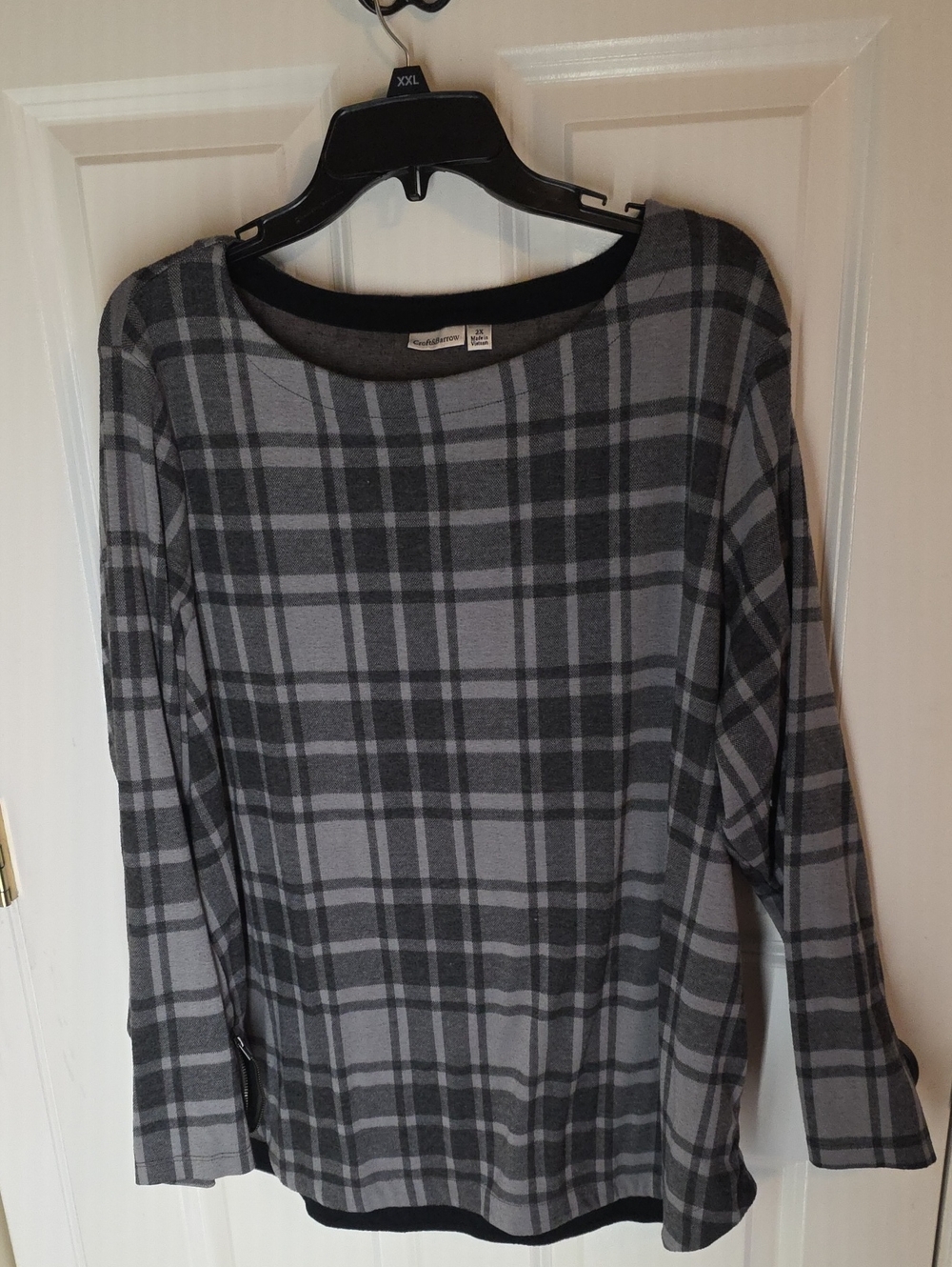 croft & barrow Gray and Black Plaid Long-Sleeve Tee